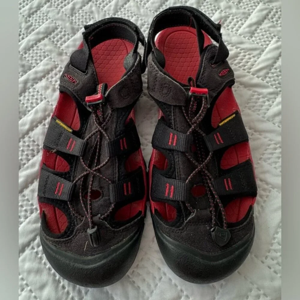 Keen Black Red Closed Toe Waterproof Rugged Outdoorsy All Terrain Men 10 Sandals - Picture 6 of 13